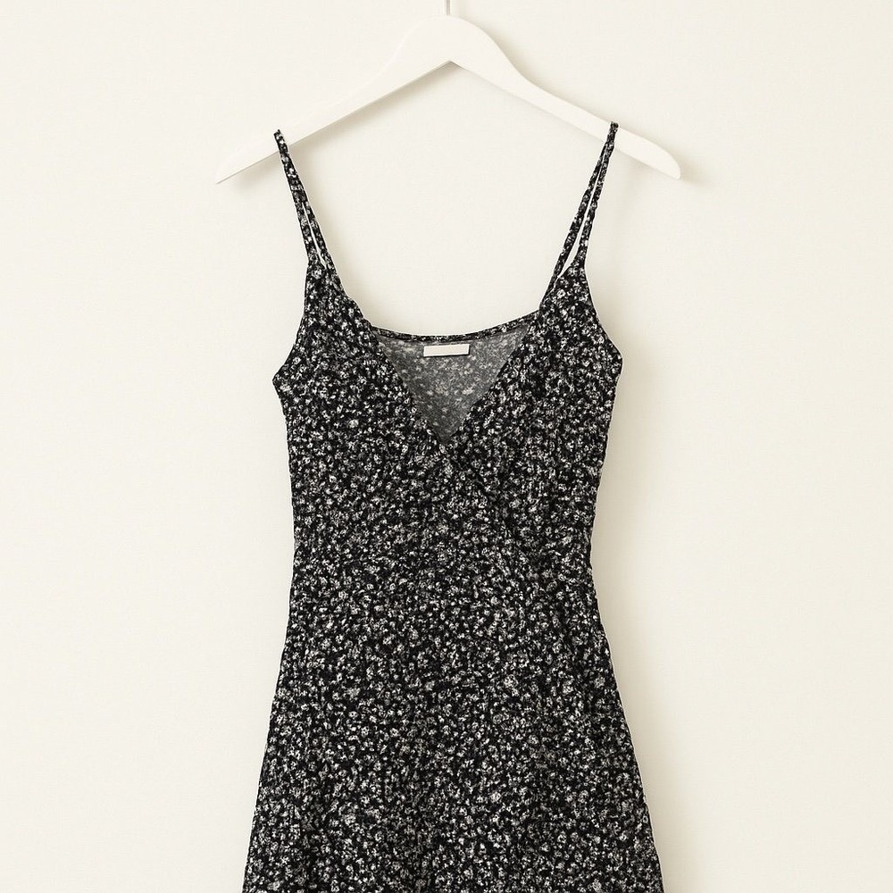 Volcom Junior Floral Wrap Mini Dress Black White Ruffle Hem Size L